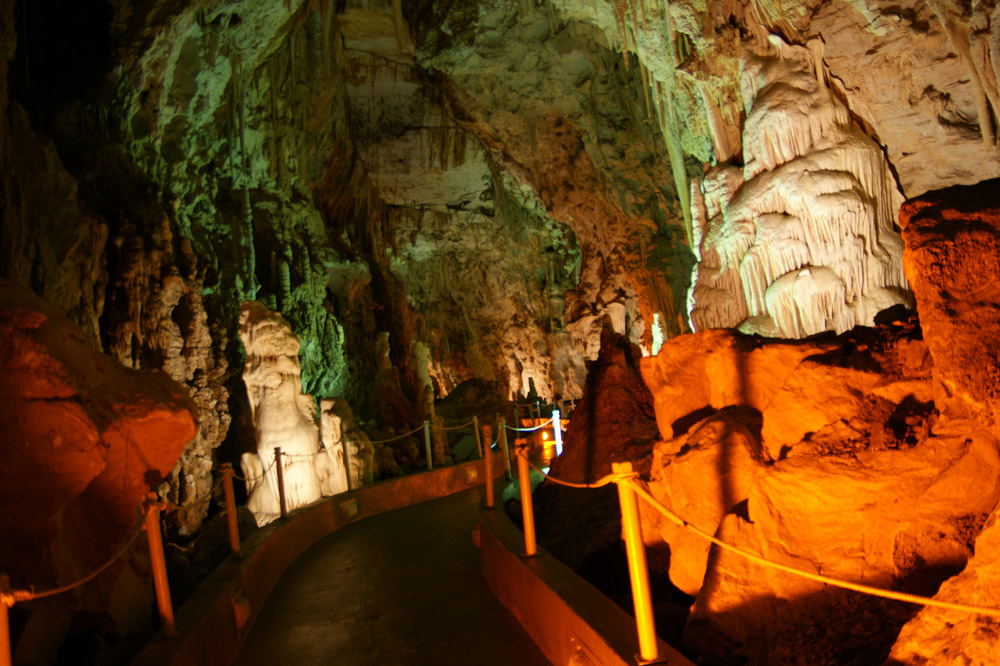 Το σπήλαιο της Αλιστράτης
