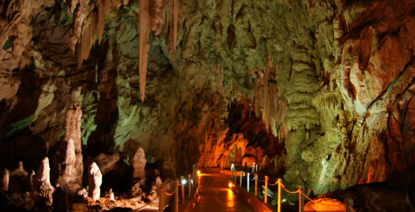 Το σπήλαιο της Αλιστράτης